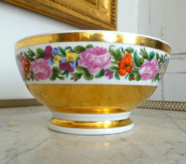 Polychromatic Paris porcelain biscuit bowl, Charles X period - circa 1830