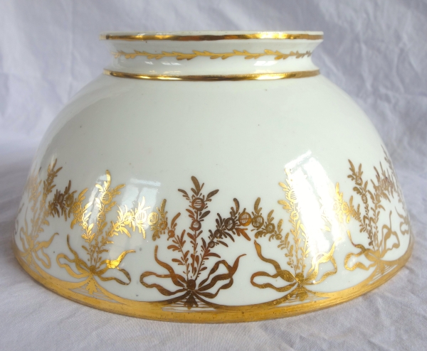 Empire Paris porcelain biscuit bowl, late 18th century