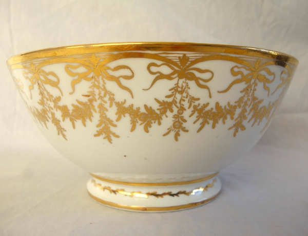 Empire Paris porcelain biscuit bowl, late 18th century