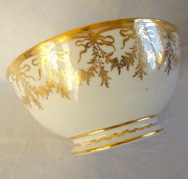 Empire Paris porcelain biscuit bowl, late 18th century