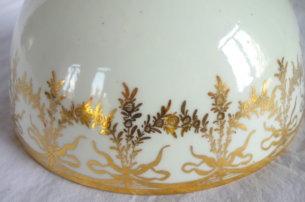 Empire Paris porcelain biscuit bowl, late 18th century