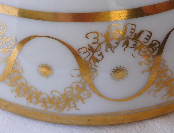 Bol / ramequin / vide-poches en porcelaine de Paris dorée, époque Restauration XIXe