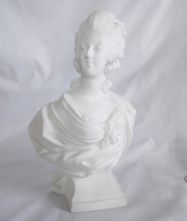 Buste de la Reine Marie-Antoinette en biscuit et porcelaine, modèle de Wengmüller