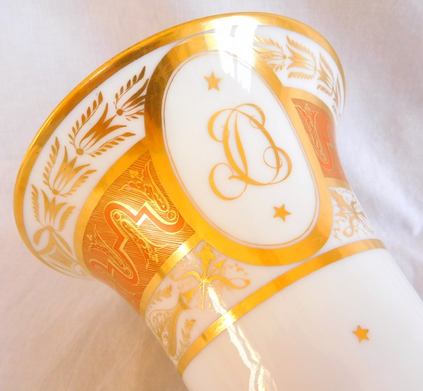 Cache-pot en porcelaine de Paris décor richement doré à l'or fin, époque Empire