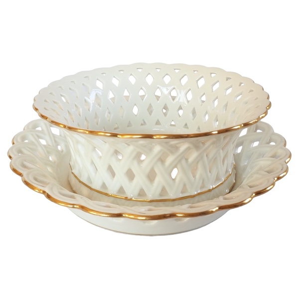 Nast : grande corbeille ajourée d’époque Empire en porcelaine de Paris blanche et or