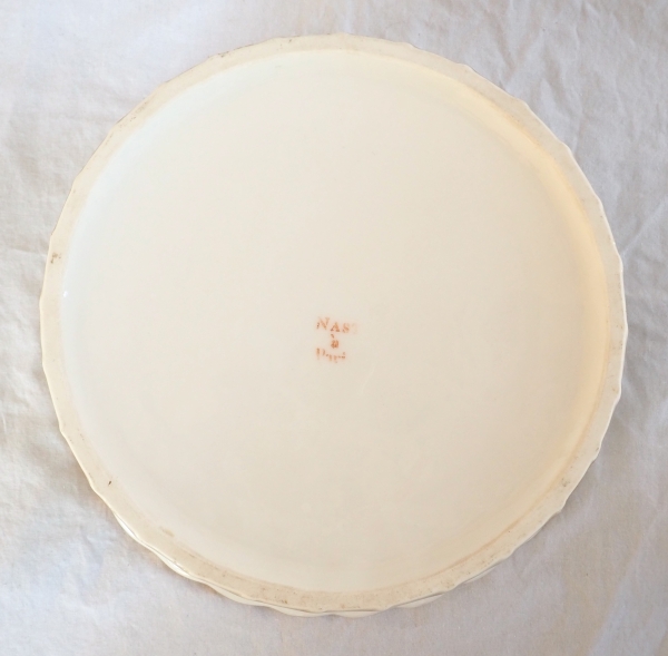Nast : grande corbeille ajourée d’époque Empire en porcelaine de Paris blanche et or