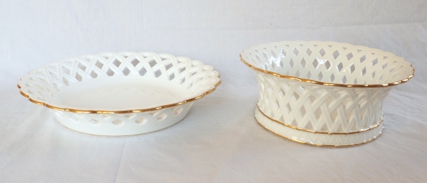 Nast : grande corbeille ajourée d’époque Empire en porcelaine de Paris blanche et or