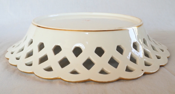 Nast : grande corbeille ajourée d’époque Empire en porcelaine de Paris blanche et or