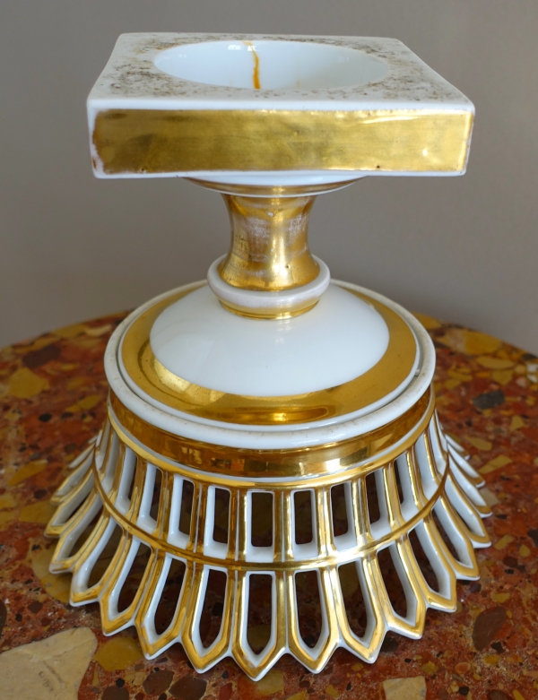 Coupe ajourée en porcelaine de Paris dorée à l'or d'époque Empire - Restauration