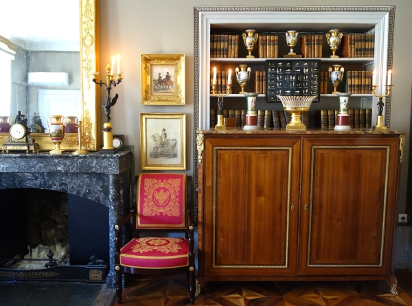 Paris porcelain reticulated cup enhanced with fine gold, early 19th century