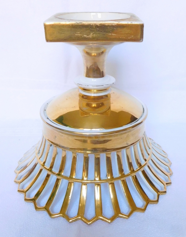 Coupe ajourée en porcelaine de paris dorée à l'or d'époque Empire / Restauration