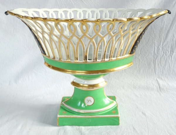 Large Paris porcelain reticulated cup, green porcelain enhanced with fine gold - 19th century