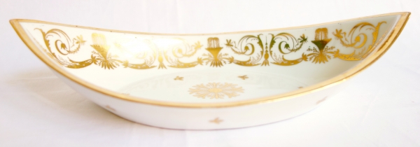 Manufacture de Locré - coupe navette d'époque Consulat ou Empire en porcelaine dorée