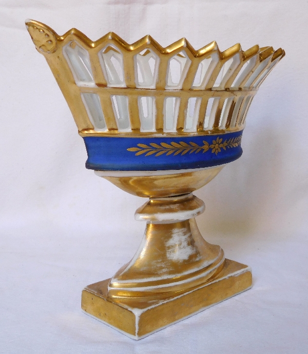 Empire Paris porcelain reticulated cup enhanced with fine gold circa 1820