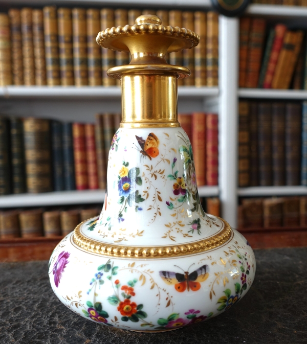 Manufacture Darte - porcelain bottle - Charles X period - signed