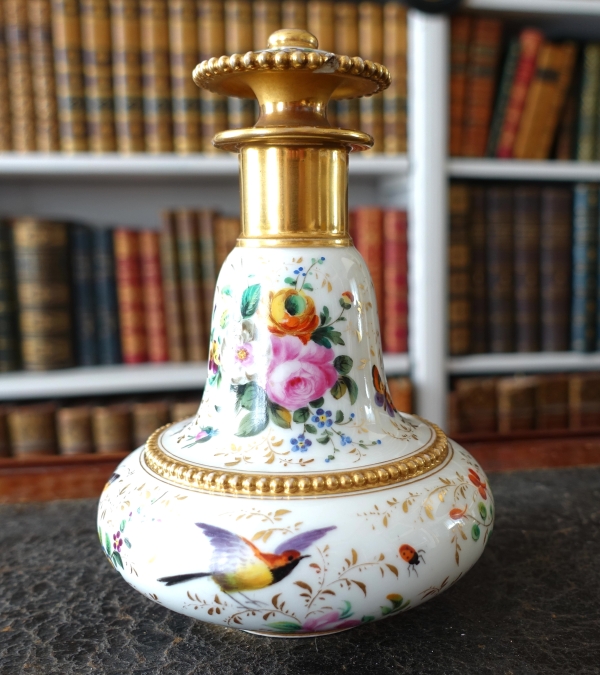 Manufacture Darte - porcelain bottle - Charles X period - signed