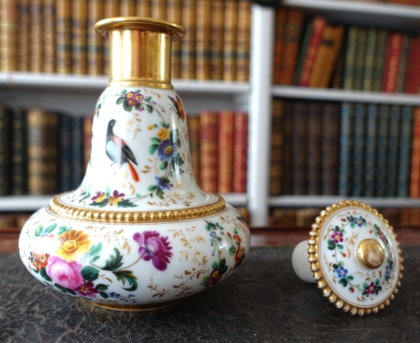 Manufacture Darte - porcelain bottle - Charles X period - signed
