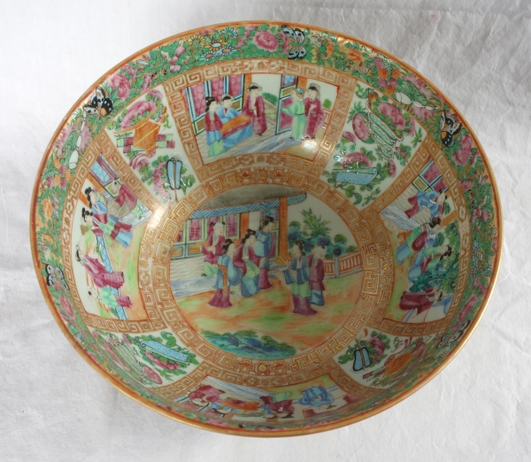 Grand bol à punch en porcelaine de Canton, Chine vers 1880