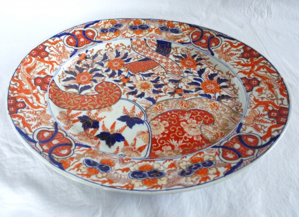 Large Imari porcelain oval serving dish, Japan, Edo period - 44cm