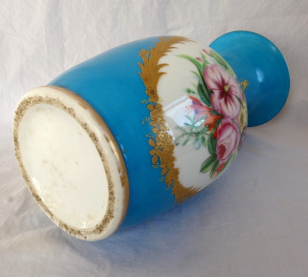 Tall ornamental porcelain vase in the taste of Sèvres, Napoléon III period