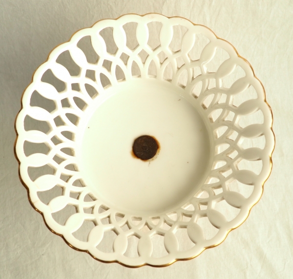 Grande corbeille / coupe ajourée en porcelaine de Paris dorée époque XIXe siècle