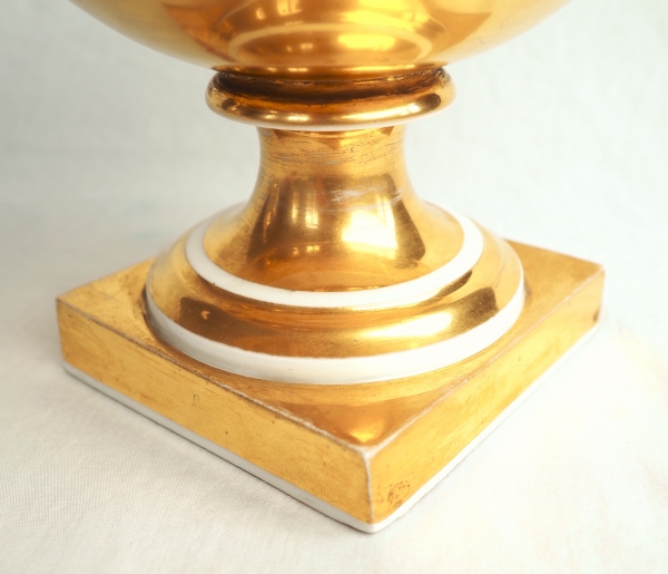 Grande corbeille / coupe ajourée en porcelaine de Paris dorée époque XIXe siècle
