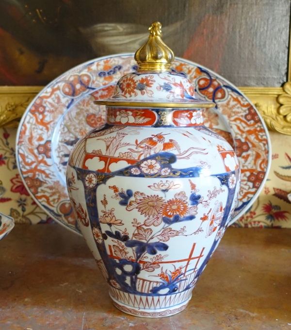 Grande potiche en porcelaine Imari et bronze doré, Japon, époque XVIIIe siècle - 38cm