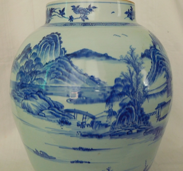 Large China blue porcelain potiche - rotating landscape - 19th century - 46cm