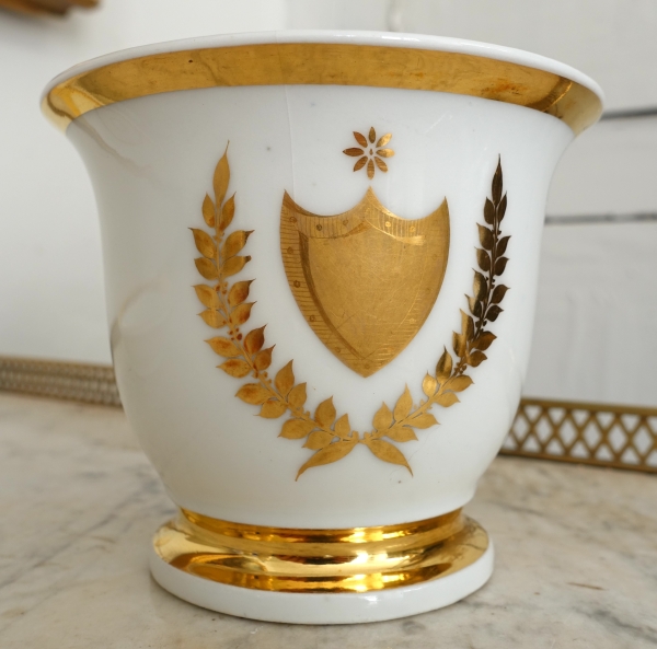 Large Paris porcelain breakfast cup gilt with fine gold, early 19th century