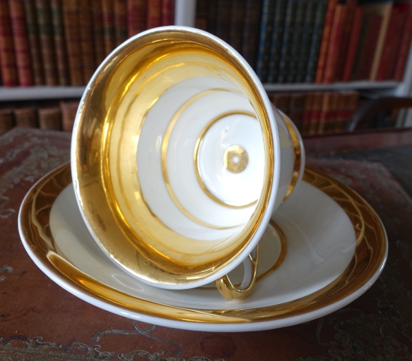 Large Paris porcelain breakfast cup gilt with fine gold, early 19th century