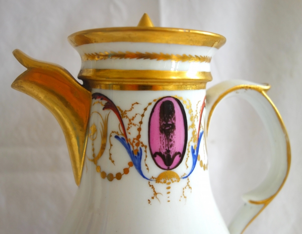 Verseuse / cafetière en porcelaine, époque Directoire Consulat - fin XVIIIe siècle vers 1800