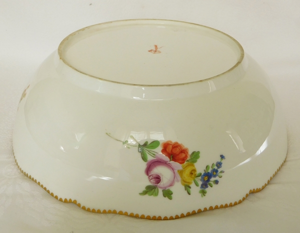 Manufacture de la Reine - Paris porcelain salad bowl - 18th century