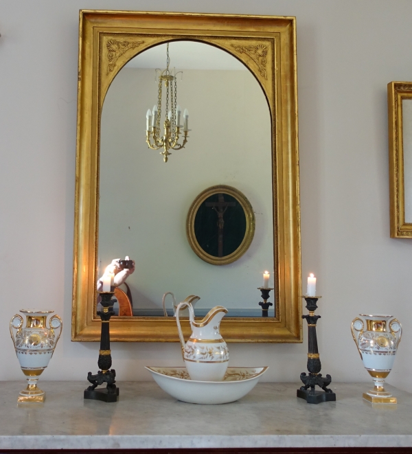 Ensemble lavabo en porcelaine de Paris, aiguière et son bassin à décor blanc & or époque Empire