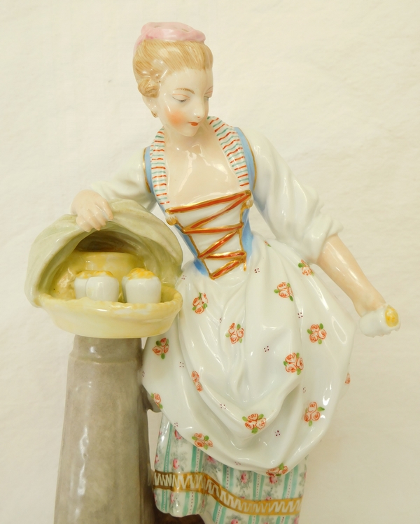 Grand sujet en porcelaine de Meissen, marchande, époque XVIIIe, 1796 - 23cm