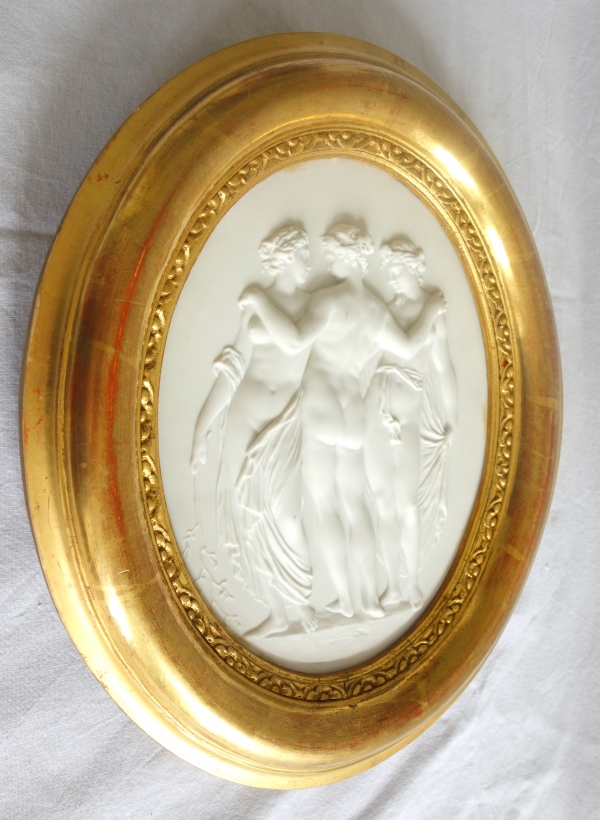 Sevres : large biscuit medal picturing the 3 Three Graces - signed - gold leaf gilt frame