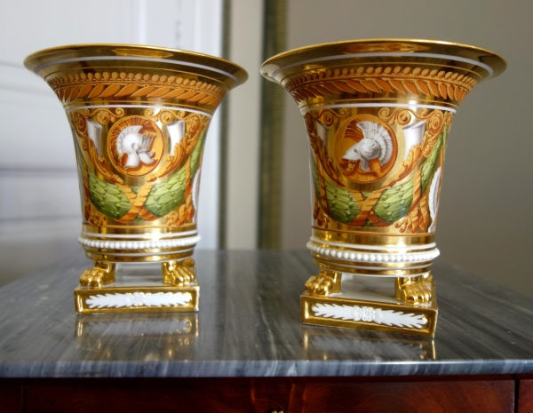 Paire de cache-pots d'époque Restauration en porcelaine attr. à Schoelcher - vers 1820