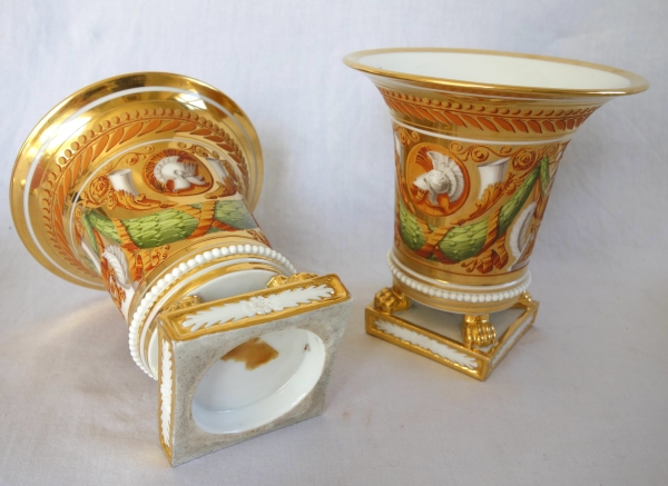 Paire de cache-pots d'époque Restauration en porcelaine attr. à Schoelcher - vers 1820