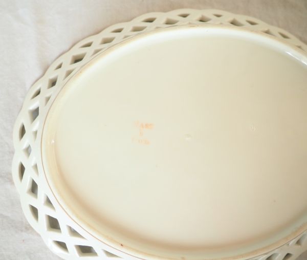 Nast : paire de corbeilles ajourées d’époque Empire en porcelaine de Paris blanche et or