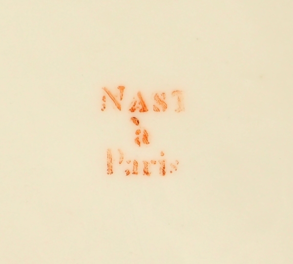 Nast : paire de corbeilles ajourées d’époque Empire en porcelaine de Paris blanche et or