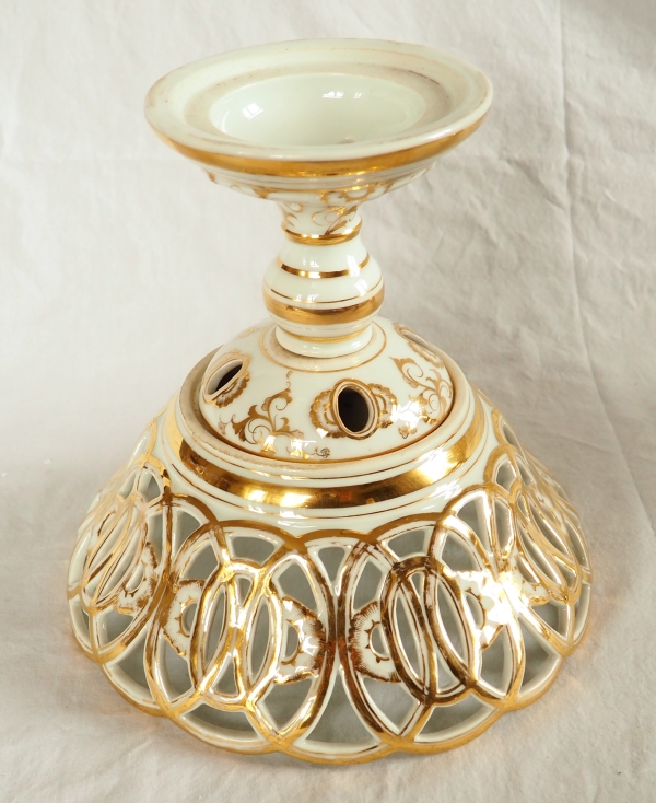Paire de coupes ajourées à fruits en porcelaine de Paris dorée or fin - vers 1840