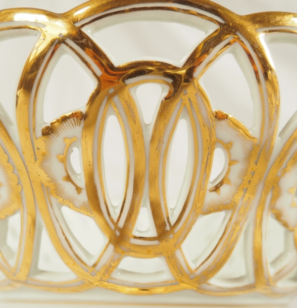Paire de coupes ajourées à fruits en porcelaine de Paris dorée or fin - vers 1840