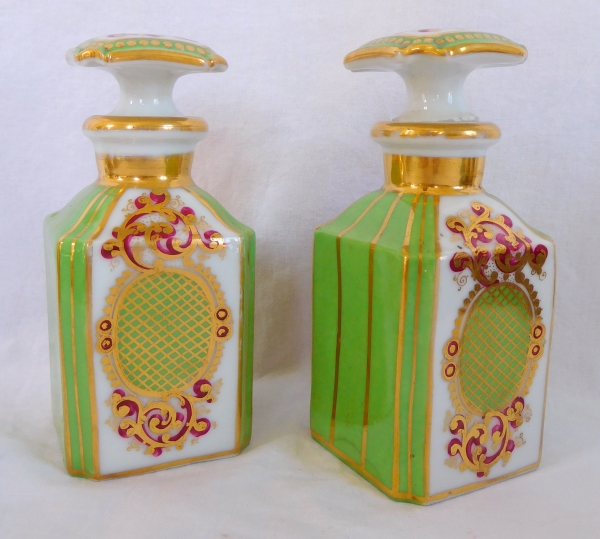 Pair of Paris porcelain perfume bottles in the taste of Jacob Petit - 15cm