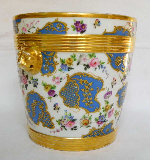 Pair of Paris porcelain planters, French Restoration period, early 19th century