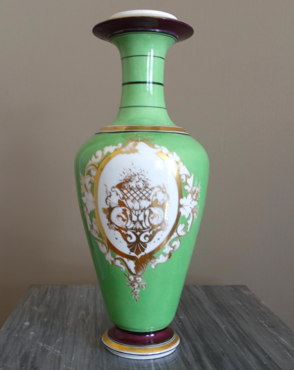 Paire d’importants vases d’ornement en porcelaine de Paris d’époque Napoléon III