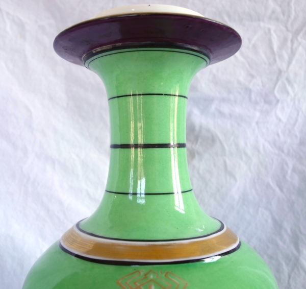 Paire d’importants vases d’ornement en porcelaine de Paris d’époque Napoléon III