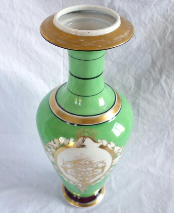 Paire d’importants vases d’ornement en porcelaine de Paris d’époque Napoléon III