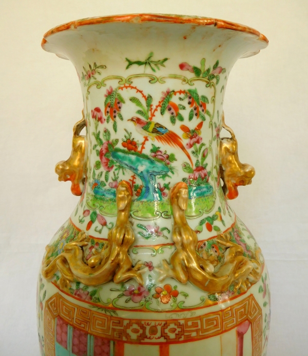 Paire de vases / potiches en porcelaine de Canton, Chine vers 1880 - 36cm