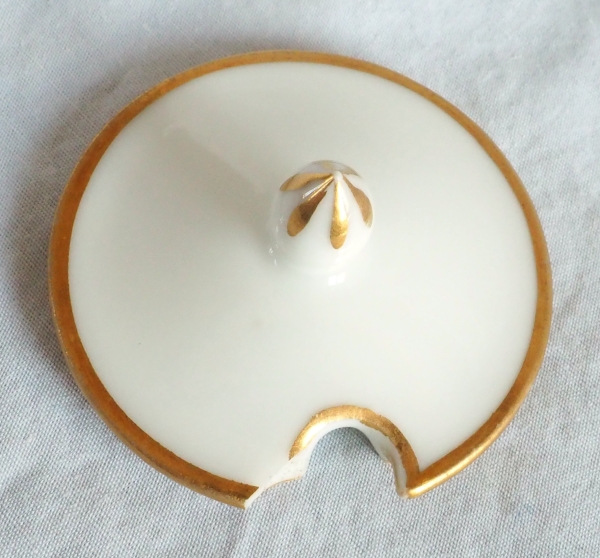Nast : paire de moutardiers d’époque Empire en porcelaine de Paris blanche et or