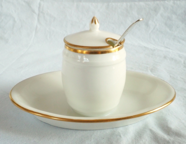 Nast : paire de moutardiers d’époque Empire en porcelaine de Paris blanche et or