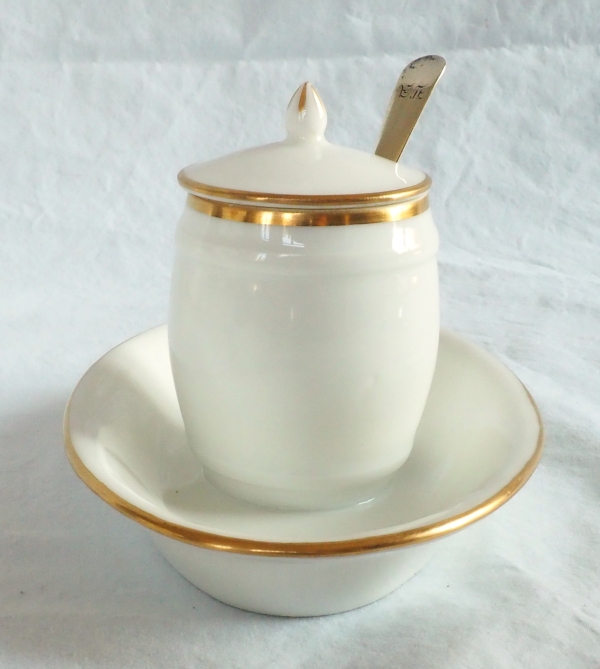 Nast : paire de moutardiers d’époque Empire en porcelaine de Paris blanche et or